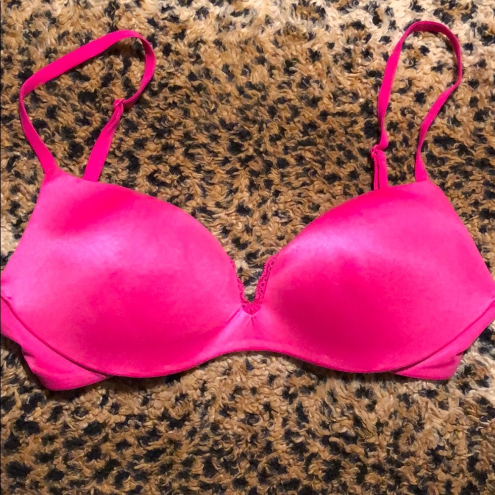 Victoriaβs Secret Plunge Bra Size 32C pink color - Picture 1 of 3